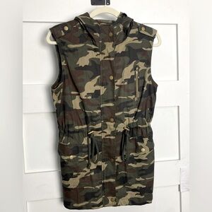 Zenana Outfitters Fatigue Vest Size Medium Cinch Waist Camouflage
